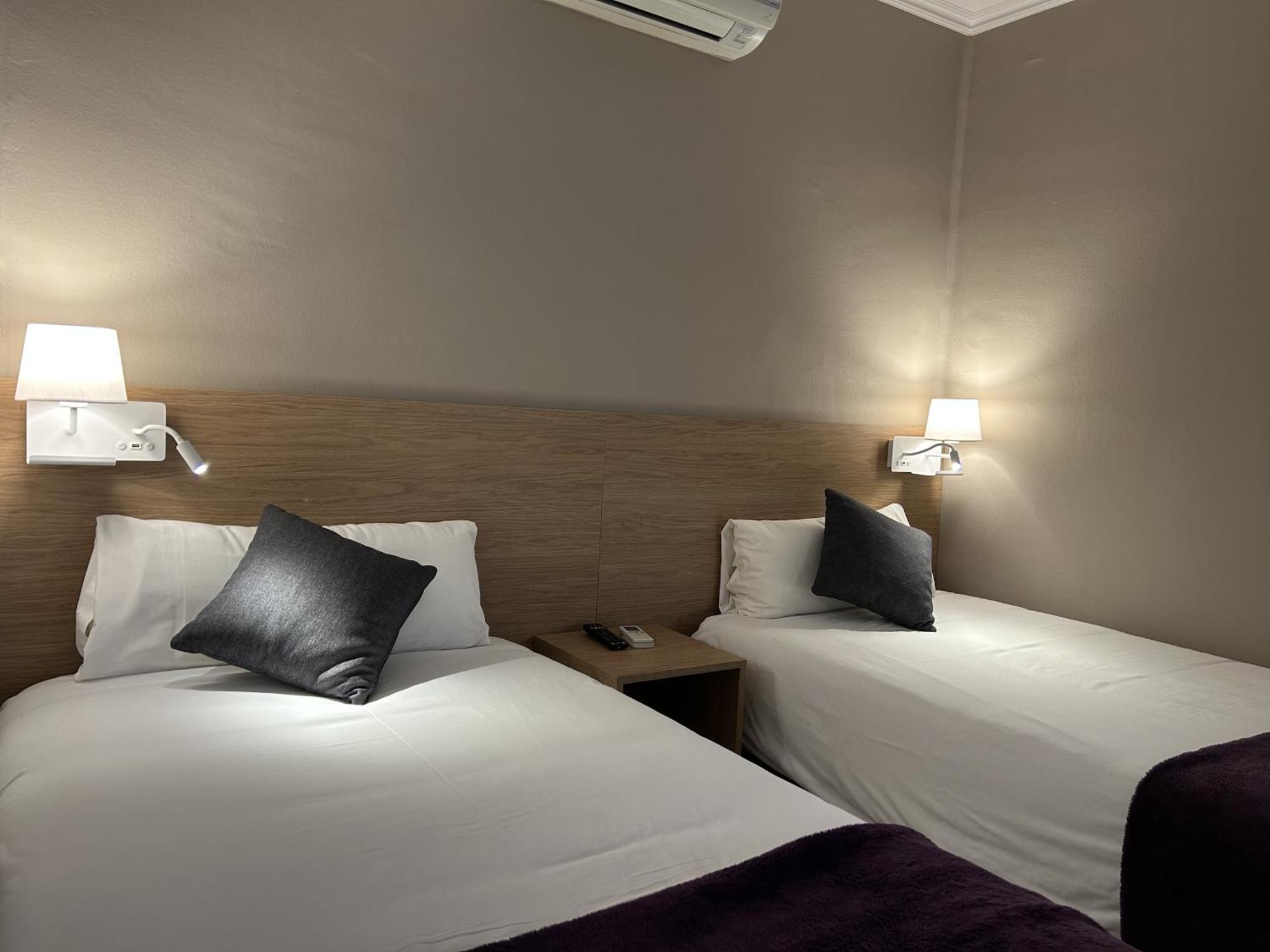 Hostal Restaurant Roma Кубельш Екстер'єр фото